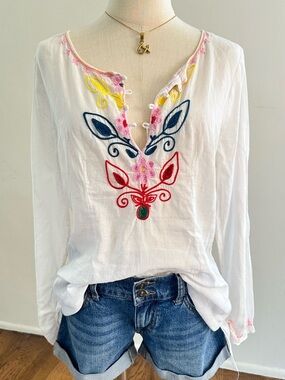 Magazine Fashion White Embroidered Boho Tunic Top Floral V-Neck Cottagecore L